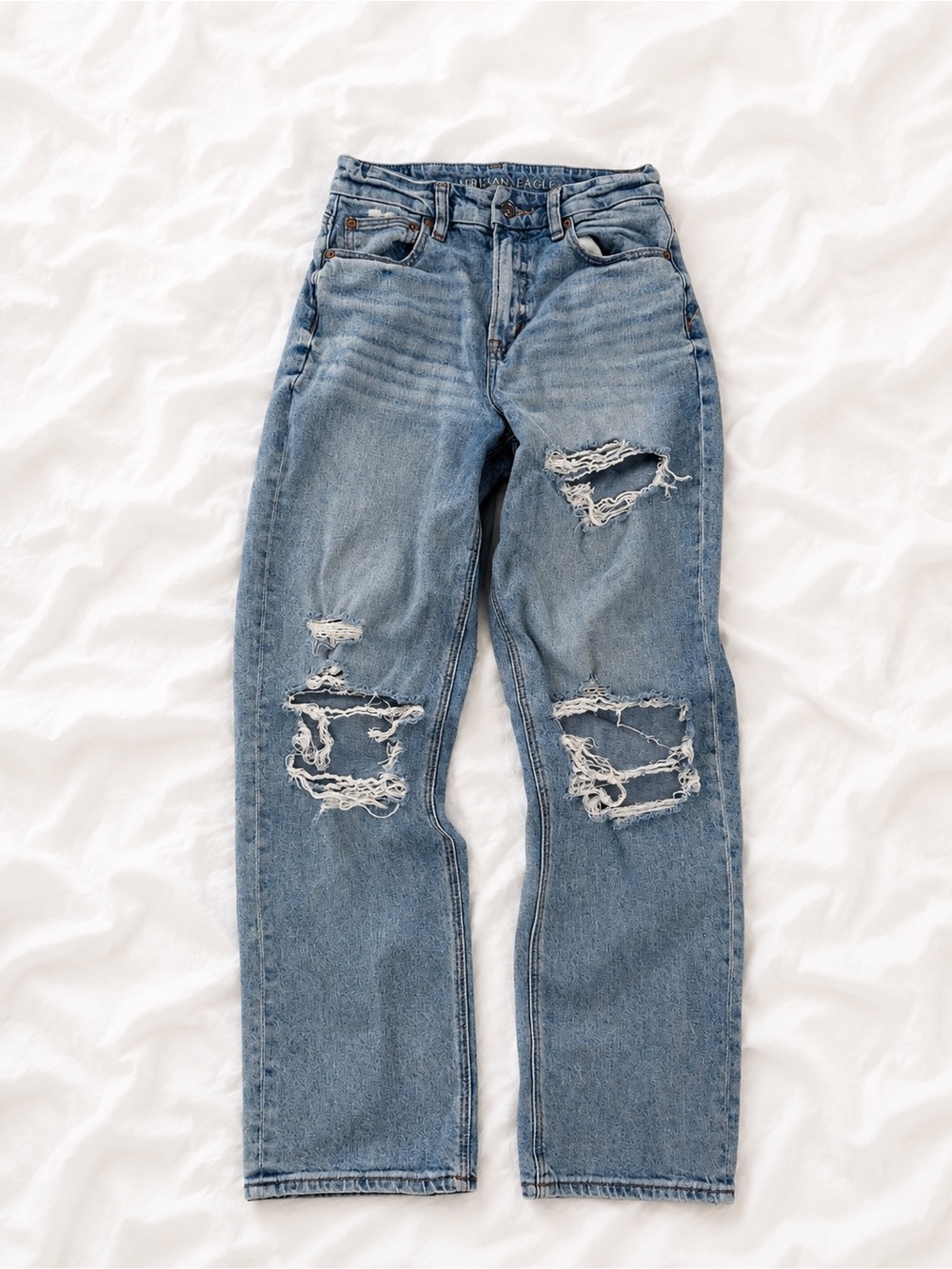American Eagle Outfitters Light Blue Distressed Boyfriend Jeans